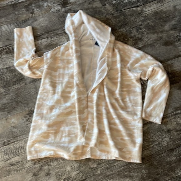 Lucky Brand Open Soft Camo Oversized Cardigan size large SHIPS SAME DAY - Picture 3 of 6